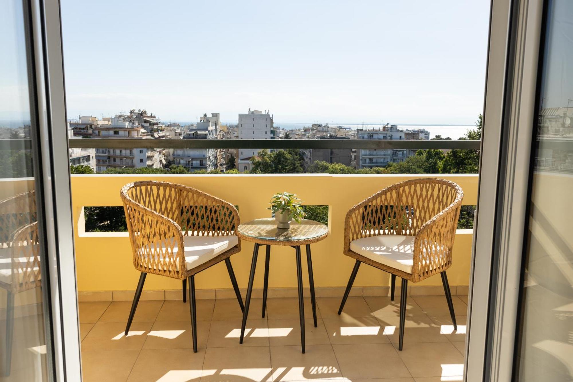 Urban Colors Apartments By Binobi! Thessaloniki Exterior photo
